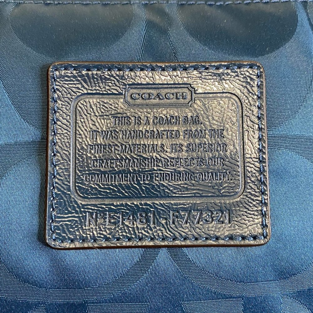 ❤️❤️SOLD❤️❤️Coach Sig Nylon Bag & Snap Pouch💙 - Picture 11 of 16